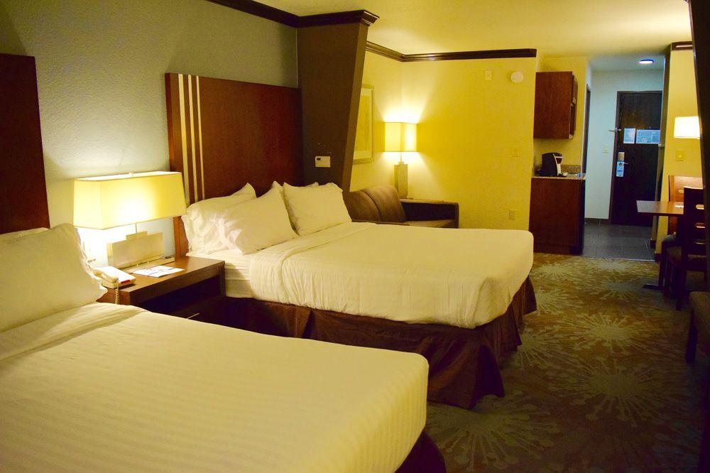 Holiday Inn Express & Suites San Antonio Nw Near Seaworld By Ihg Exterior foto