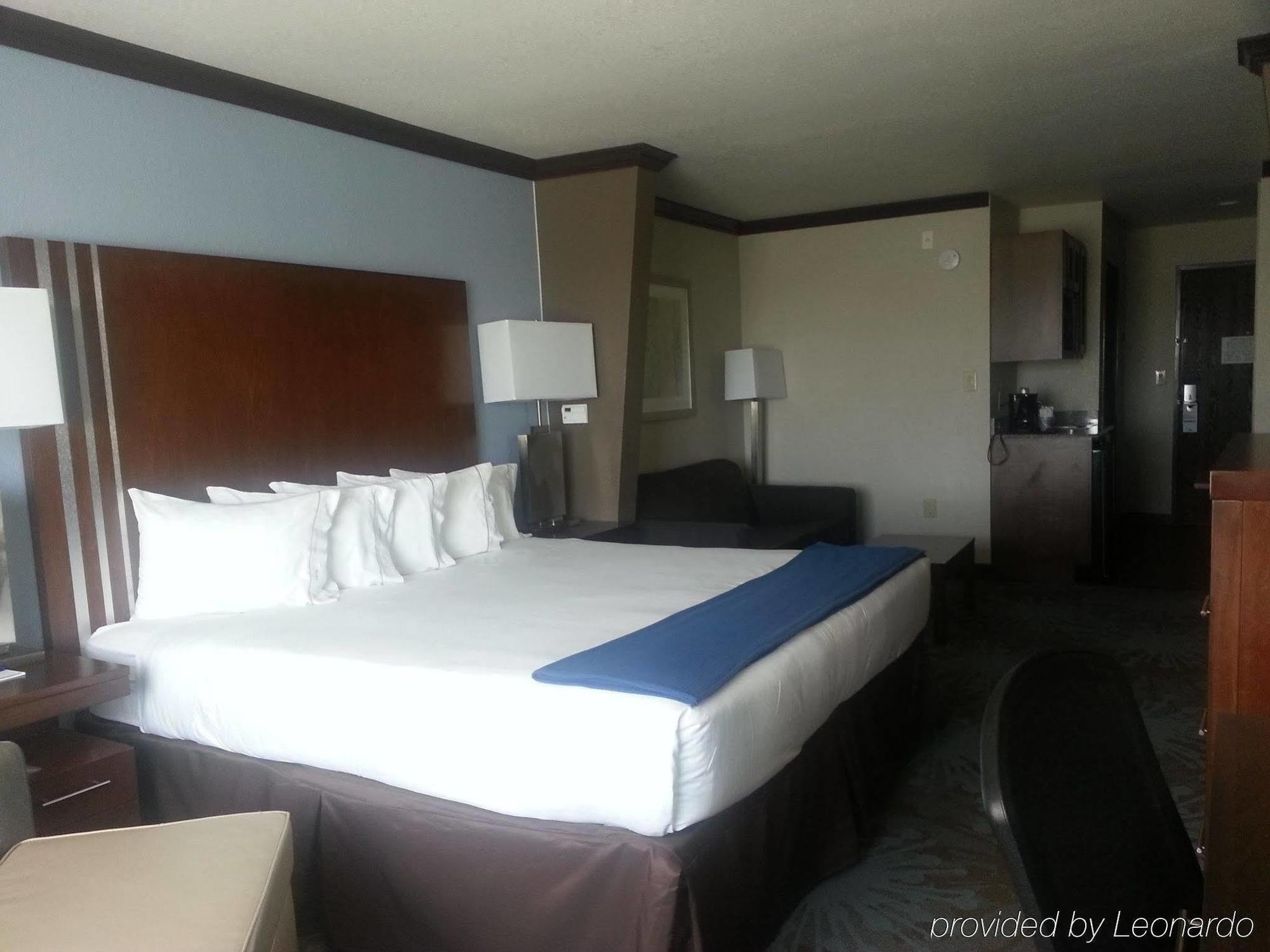 Holiday Inn Express & Suites San Antonio Nw Near Seaworld By Ihg Exterior foto